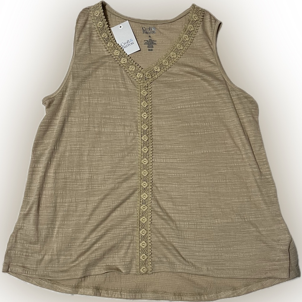 Lightweight sleeveless shirt.